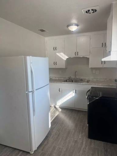 Main picture of 2851 Reservoir Ln