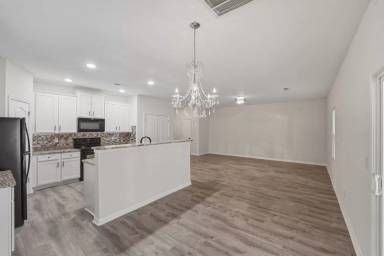 Main picture of 8422 Candlenut Ln