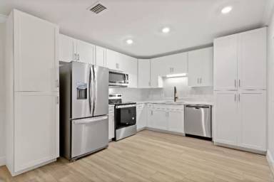 Main picture of 3215 W Swann Ave