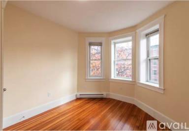 Main picture of 904 Huntington Ave