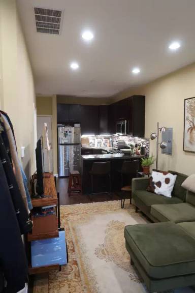 Main picture of 1425 N Bosworth Ave