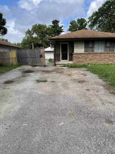 Main picture of 1230 S Denny St