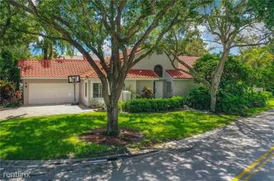 Main picture of 10080 NW 3rd Ct