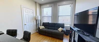 Main picture of 483 Beacon St