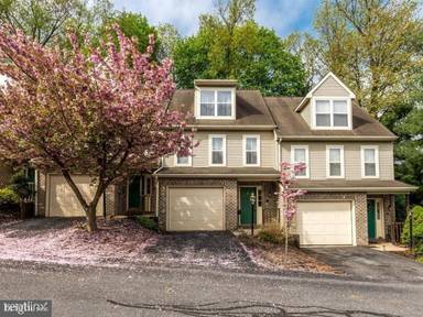 Main picture of 39 Westpointe Dr