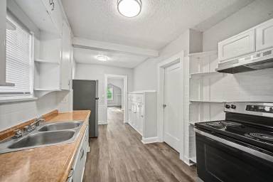 Main picture of 5114 Brooklyn Ave