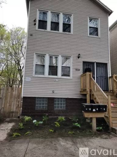 Main picture of 4758 S Princeton Ave