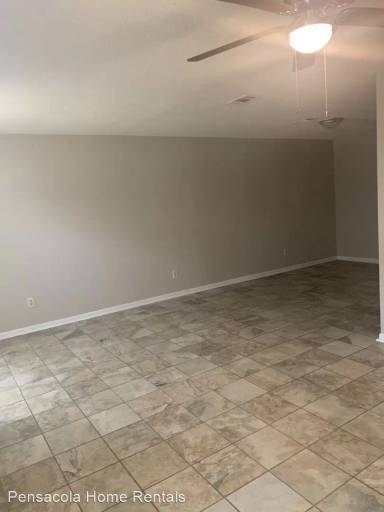 Main picture of 6504 Colonade Cir