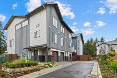 Main picture of 1831 100th St SW