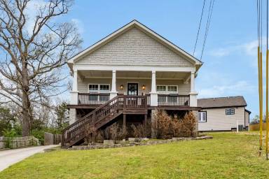Main picture of 721 Jones Park Ct