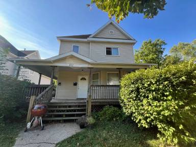 Main picture of 611 W White St