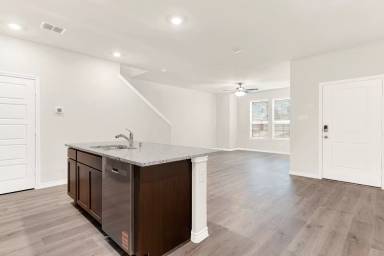 Main picture of 1336 Kimzey St