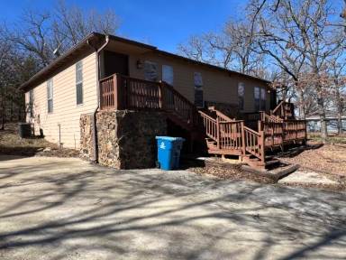 Main picture of 1217 Oak Dr