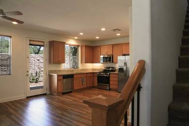 Main picture of 321 Oak Hill Rd