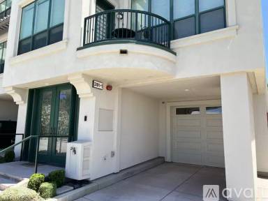 Main picture of 273 Spring St