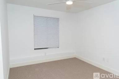 Main picture of 1425 N Perry Ave