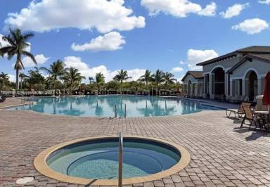 Main picture of Courts at Bayshore