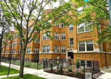Main picture of 4844-58 N Drake Ave & 3537 W Ainslie St
