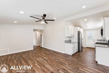 Main picture of 330 Rochester St