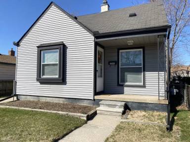 Main picture of 23045 Harding Ave