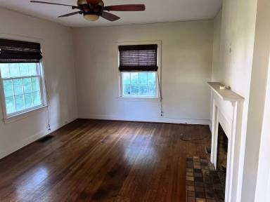 Main picture of 403 Saint Charles St