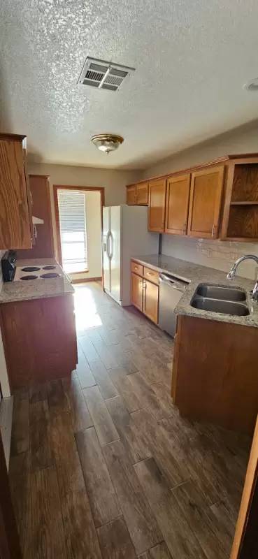 Main picture of 1320 Greenfield Dr