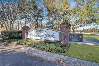 Main picture of Estate At Westbury