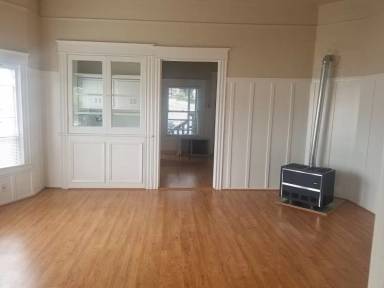 Main picture of 140 6th St