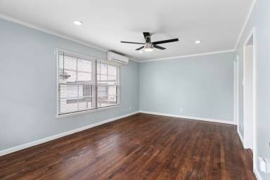 Main picture of 2104 E Florida St
