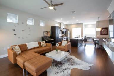 Main picture of 2728 Treble Lane