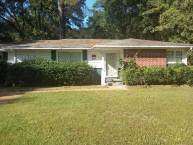 Main picture of 920 Woody Dr