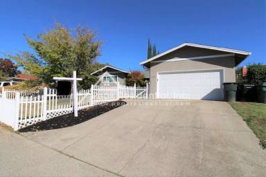 Main picture of 6708 Woodmore Oaks Dr