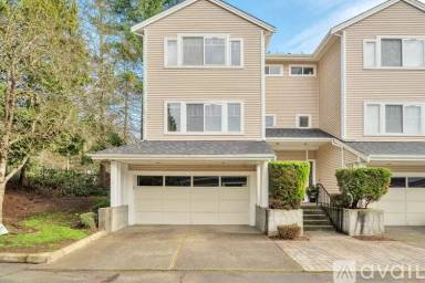 Main picture of 4714 Fairwood Blvd NE