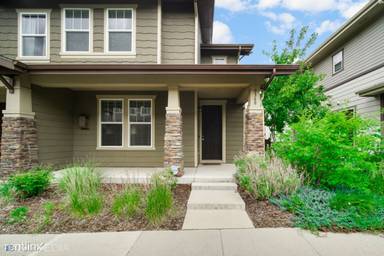 Main picture of 3332 Valentia St