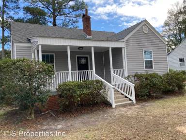 Main picture of 806 Fort Totten Dr
