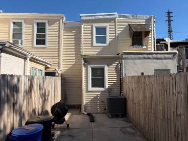 Main picture of 2162 E Cambria St