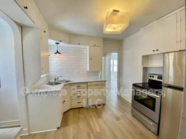 Main picture of 1524 W Clark St