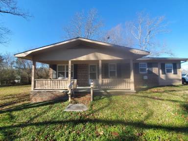 Main picture of 1605 Maden Rd SE