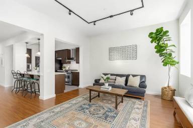 Main picture of 503 W Maple Ave