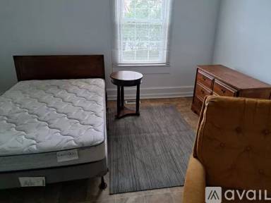 Main picture of 904 Merritt Dr