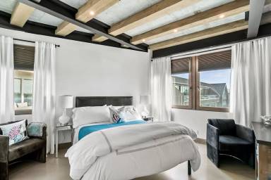 Main picture of 3121 W Coast Hwy