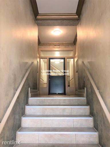 Main picture of 4715 N Sheridan Rd