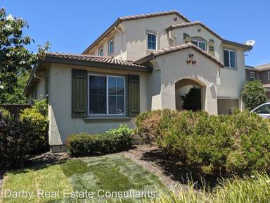 Main picture of 1033 Clear Lake Dr