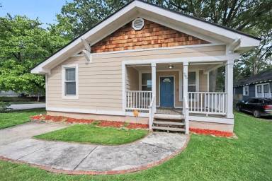 Main picture of 796 Peeples St SW