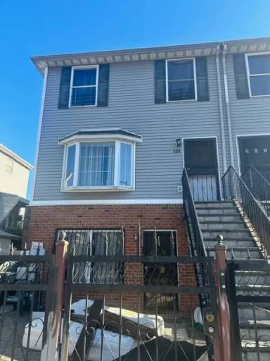 Main picture of 804 Tinton Ave