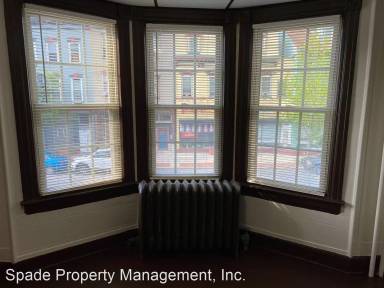 Main picture of 678 Northampton St