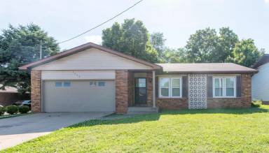 Main picture of 2949 S Dayton Ave
