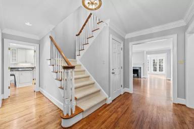 Main picture of 39 Cheswick Pl