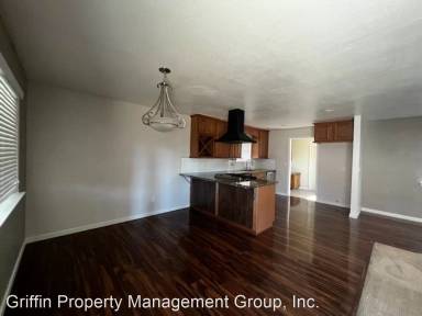 Main picture of 1819 S Pride St