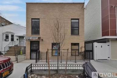 Main picture of 671 Linwood St